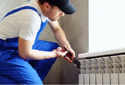 Monteur optimaliseert verwarming middels waterzijdig inregelen