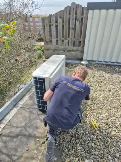 warmtepompen op Amsterdamse daken 2